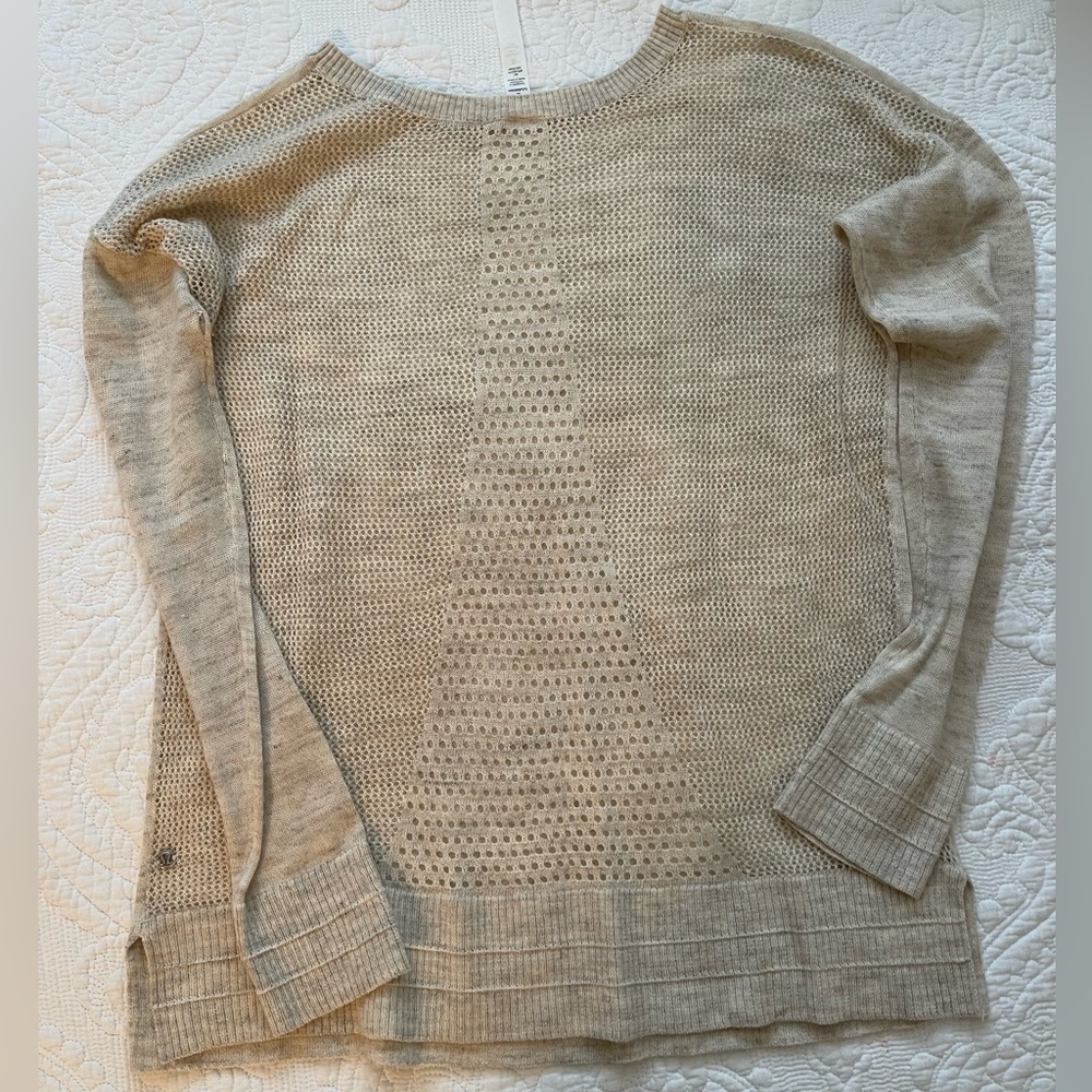 Lululemon cream sweater - Picture 4 of 7